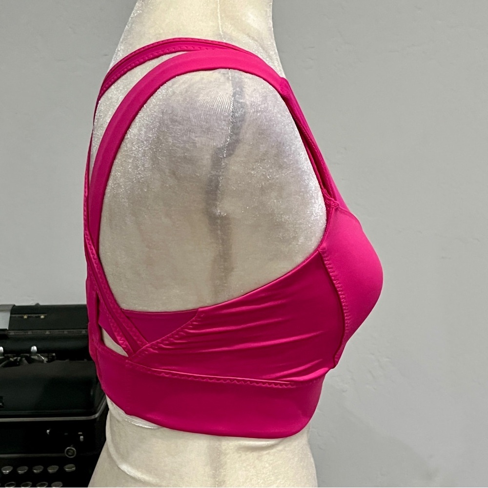 Lululemon Pink Criss-Cross Back Sports Bra - Size 4 - Picture 5 of 8